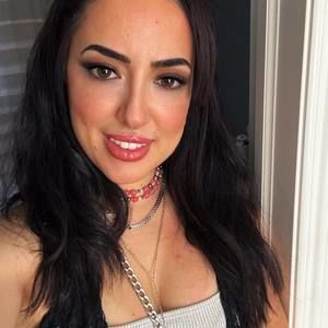 Meet your Posher, Ambra